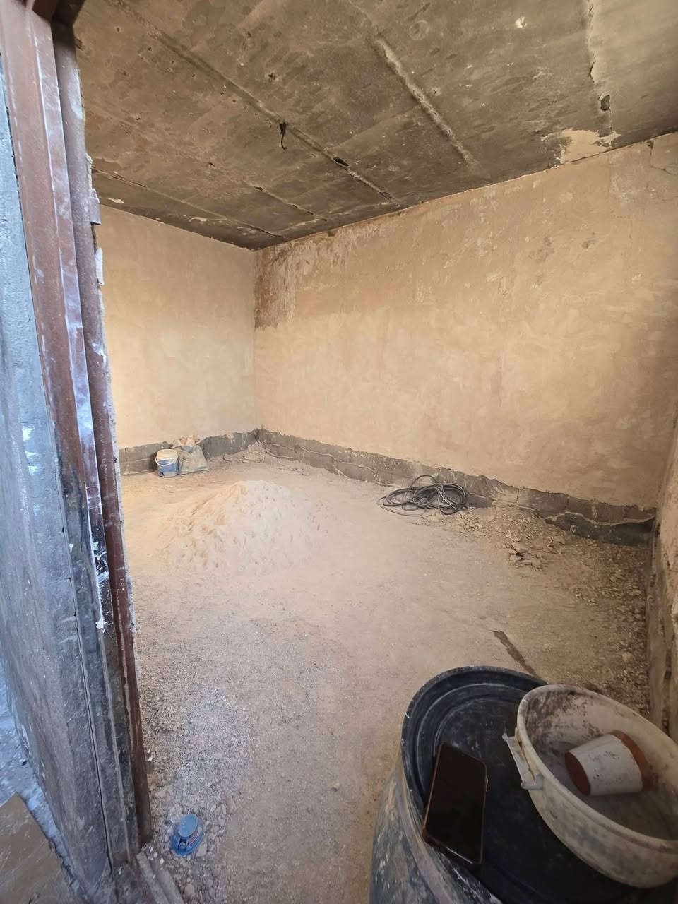 السلام عليكم بيت للبيع مساحه 50متر البيت ركن طابو صرف عنوانه كربلاء الامن الداخلي يم مدرسة السلامه سعر 30وبي مجال ***********
