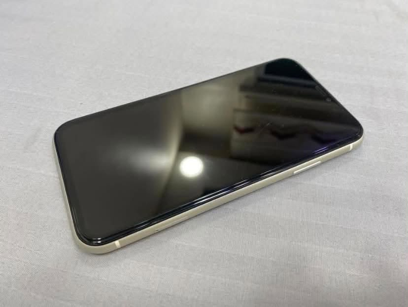 السلام عليكم 🫡

ايفون 📲11عادي لون (ابيض😍)
***********
مكان النجف 

الذاكره :128

بطاريه :92
