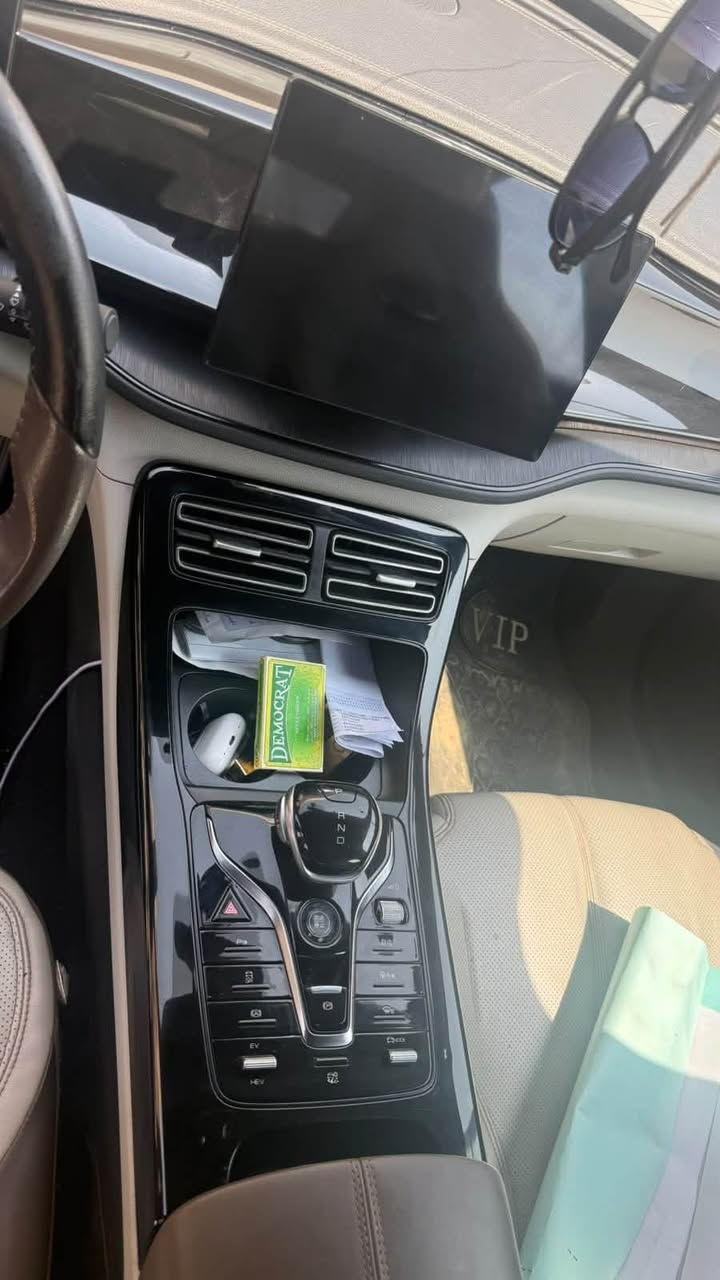 🚘 للبيع BYD QIN PLUS موديل 2023
✨ سيارة عصرية وأنيقة واقتصادية بالقيادة

🔹 الموديل: 2023
🔹 ماشية: 54 ألف كم
🔹 نموذج أول صناعة بفئتها
🔹 الضربة بالعراق شبرين بالبونيد
🔹 تصميم أنيق وشبابي
🔹 صالون واسع ومريح
🔹 شاشة وسطية ونظام ترفيهي
🔹 سيارة مناسبة للاستخدام اليومي والسفر

🔥 فرصة للي يدور على سيارة موديل حديث وشكل مميز

📞 للاستفسار والتواصل:
 ***********

***********
