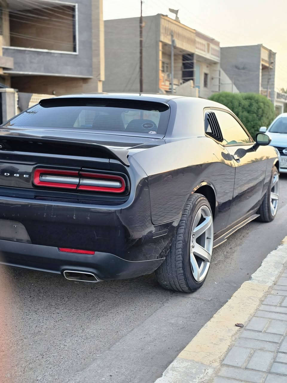 السلام عليكم اخوان دوج جالنجر sxt محرك كير ممفتوحات بلاد الداخل بلادي صدر امامي وخلفي بحالة ممتازة طخم ويل وتاير بحالة جيدة التبريد مشاء الله ثلج بدون اي نقص وصيانة كاملة قبل يومين وبعض النقوصات كملتهة بدلت واتر بام كان اكو نضوح بسيط عبالي قفيص جوين طلع الواشر مالة والقديم مبي شي حتة مي متنقص تبدل جديد اصلي اصلي وكالة موبر..
بطانة جاملغ ايمن كان بيهة قطعة واكعة تبدلت كاملة...

اخوان الحادث الوجه مال السيارة وكلشي موجود بالصور والسونار جديد..

راس شاصي ايمن والايسر ويم اللايت الايسر بداية اللغد وكدامكم الصور تايرات عدلة والبنيد شي بسيط البنيد مغلف ..

ايرباك دركة ودشبول..

قمارة جنطة الجانب الايمن مكفول اخوان كلشي كدامكم شرح وصور...

رقم بغداد سنوية باسمي اجددت الى 2031 وهزتهة تخلص شهر 9 وترايهة صاروخ ونعومة...

136 ورقةوانشاء الله بيهة مجال بالمعقول.

***********

***********

بيهن واتساب
