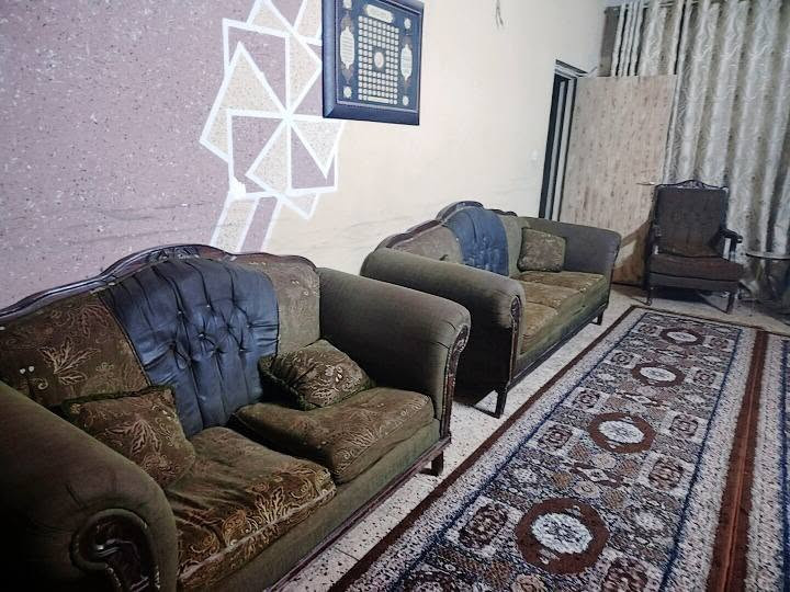 تخم للبيع 10 مقاعد كما موضح بلصورة.. بغداد الزعفرانية.. سعره 200 ألف.. التواصل على الرقم التالي ***********
