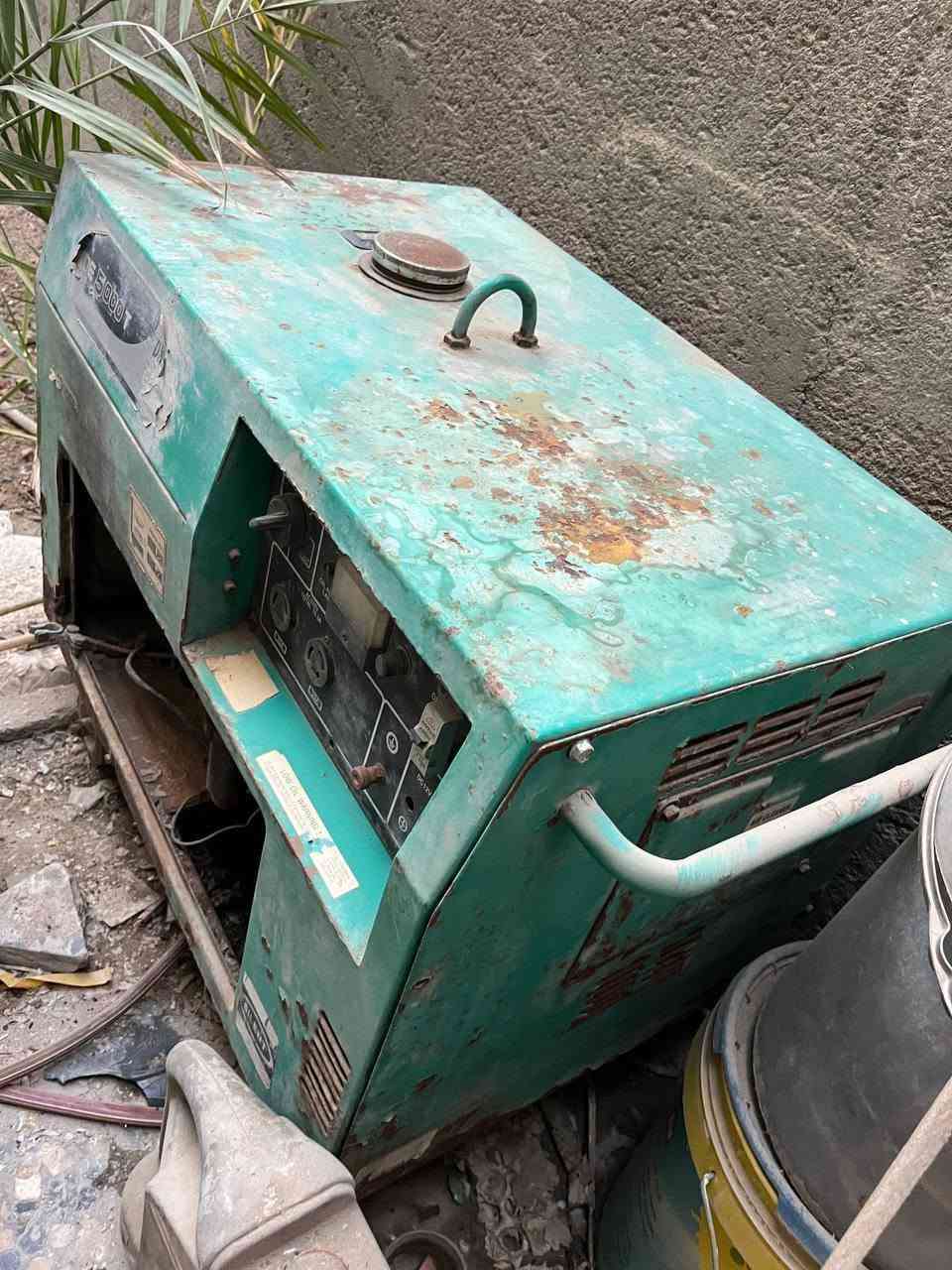 مولده كاز للبيع
كاما 5kv كاتم 

30امبير شرط الفحص شغاله 

كاتم للبيع 

السعر قابل للتفاوض 

الرجاء الاستفسار ***********

واتساب وبالخدمه
