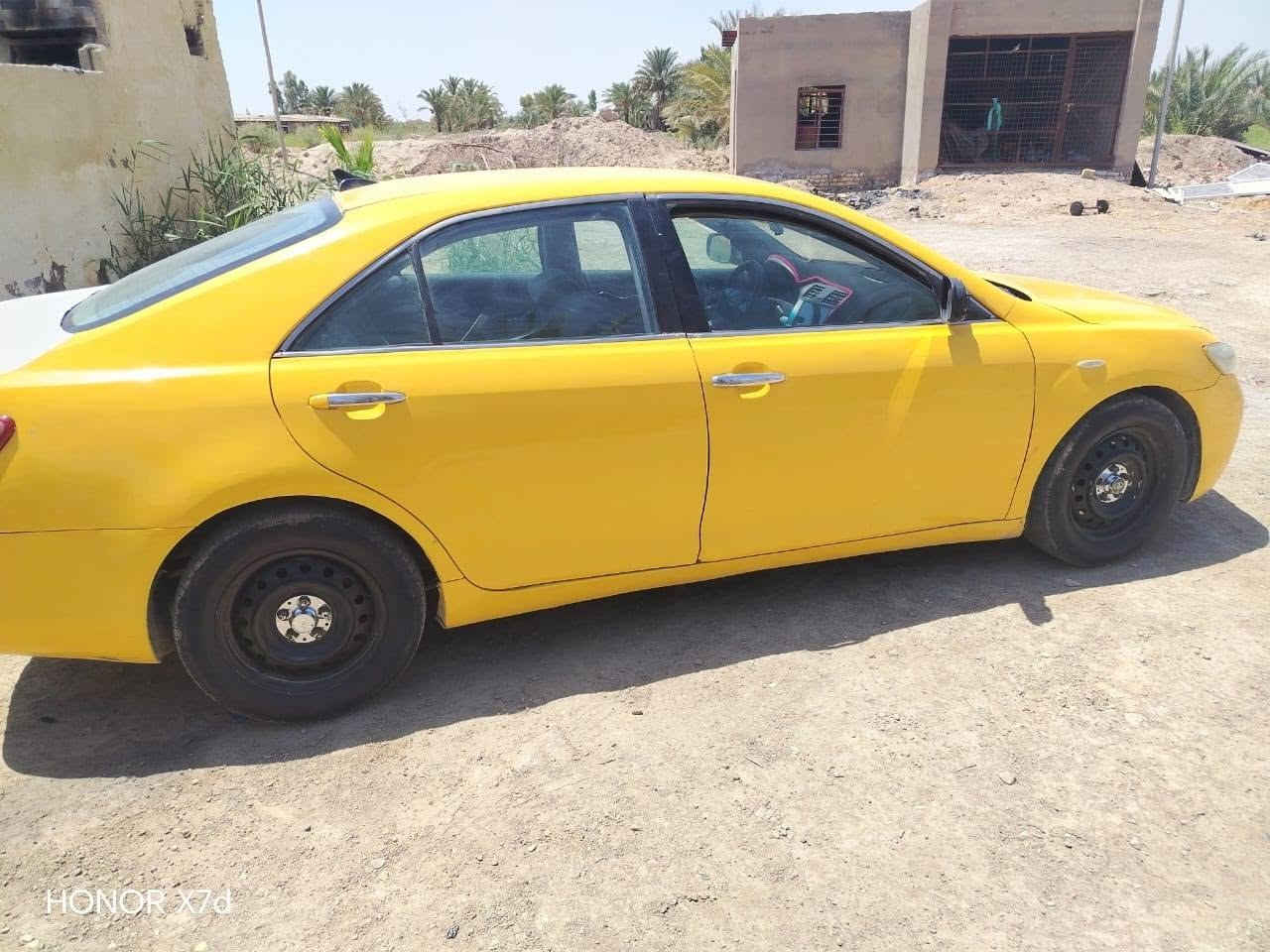 السلام عليكم سياره كامري للبيع موديل 2007كير ومكينه جدد رقم قادسيه انكليزي مصفره هيه وغرامات منضومه تبريد كامله صبغه جديده حداديه جديده سياره خليجي منضومه زنون شاشه كهربائيات شغاله كلها متعوب عليه السياره كلش مال خبزه بيع ومراوس السعر 72 وبيها مجال ***********
