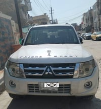 للبيع باجيرو 2012حبتور  محرك 3500  عدد الاسطوانات 6سلندر ثلاث قطع تبري...