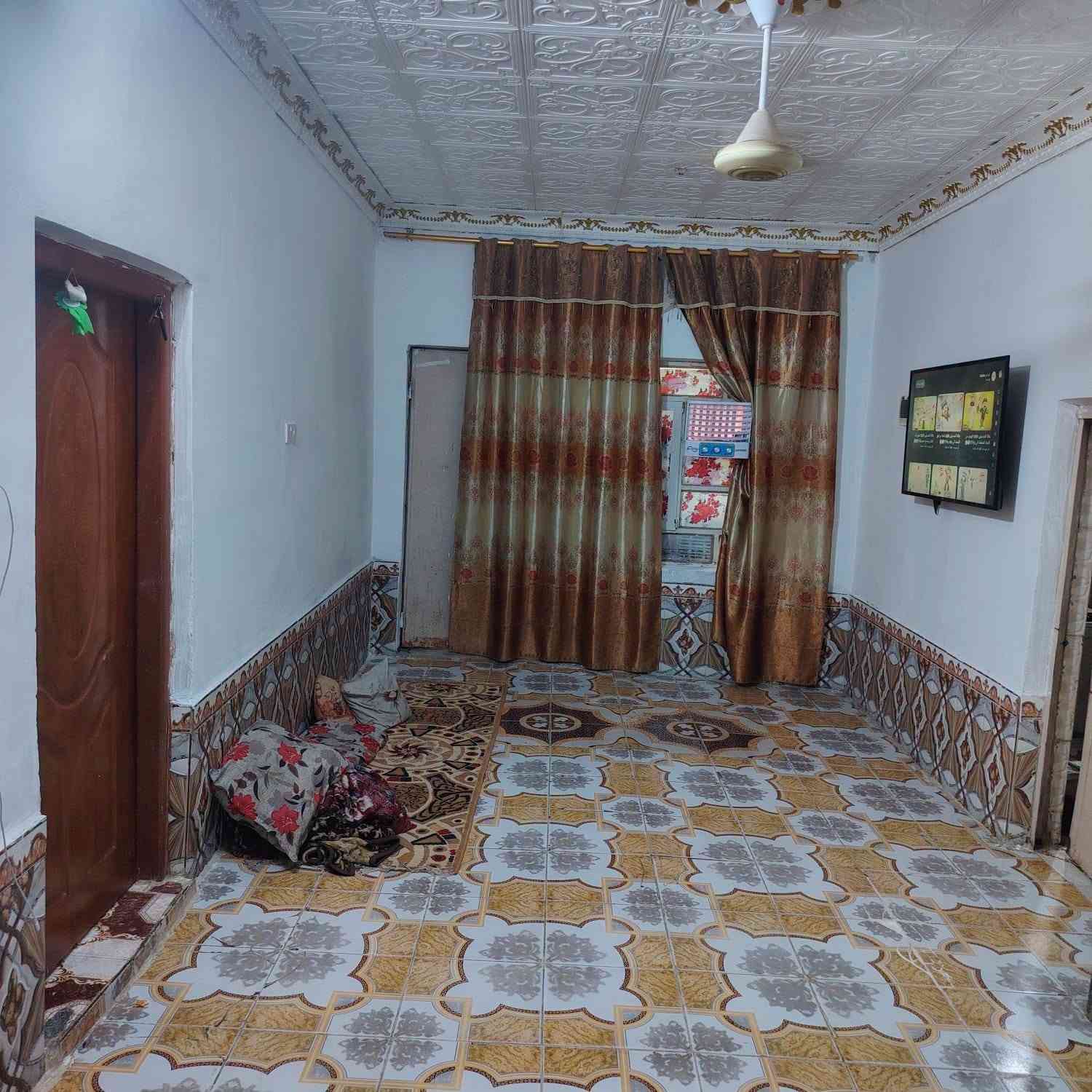 حياكم الله  فرصة للباحثين عن السكن والاستقرار بيت للبيع الناصرية مدخل حي السبل النزلة الاولة قريب جدا على التبليط 
كامل الخدمات ماء كهرباء ومجاري الحلو بهذا البيت انتي مشتري الجار قبل الدار 
السعر 38(اخو البلاش+++)وبيه مجال أن شاء الله
المساحة 160متر +فضلة 50 متر مربعه
للاستفسار راسل الصفحة او حساب الواتساب ***********
ونحن في خدمتك
