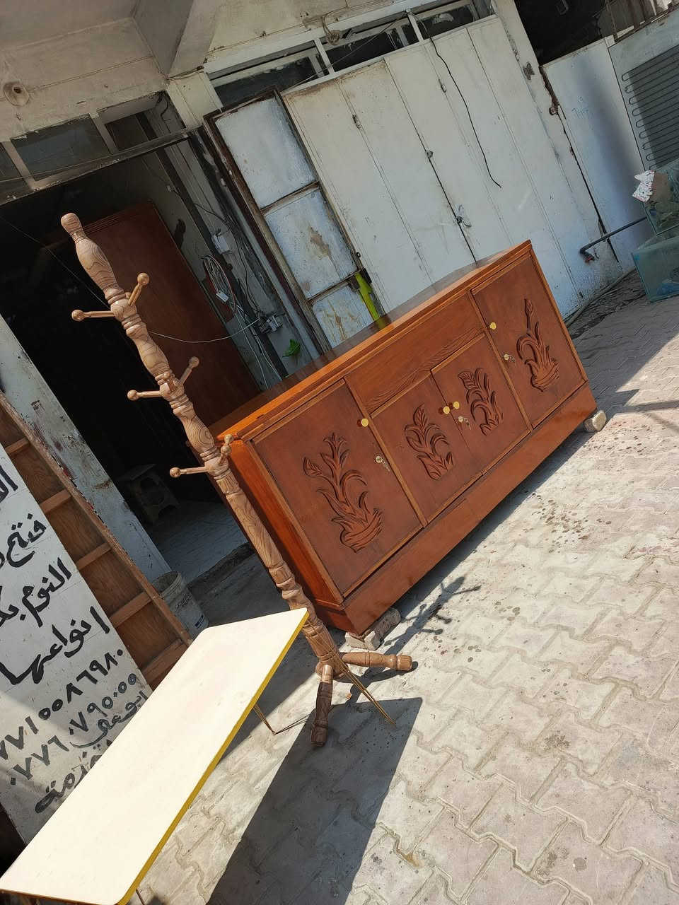 السلام عليكم
بوفيه فراش صاج 
السعر ٧٠
المكان الكريعات مقابل مطعم البلام العائلي 
موبايل ***********
لانرد علي التعليقات فقط الاتصال
