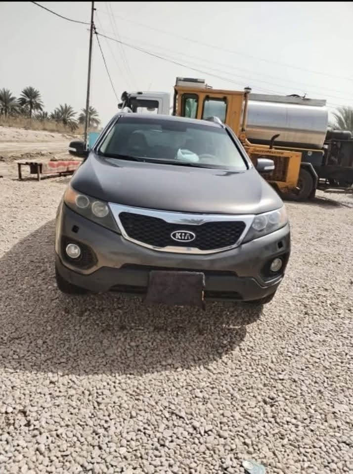 السلام عليكم سورينتو بانززززين بانزين ٢٠١٢فوووول مواصفات بانوراما تحكمات شاشه جبيره محرك 6سلندر كشنات كهرباء ٧راكب سياره طبق الاصل مال بيت مكانه بغداد سعره ٦٢ ***********
