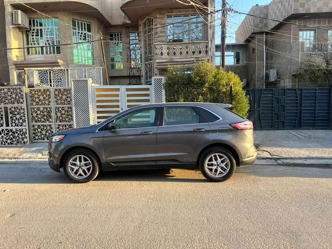 السلام عليكم
فورد ايدج ٢٠٢١
SEL -AWD 
ماشية ٩٥ الف كيلو
وارد امريكي/ دعامية فقط بدون صبغ 
محرك ٢٠٠٠ تيربو
رايدها ١٧٠ 
*********** التواصل واتساب
