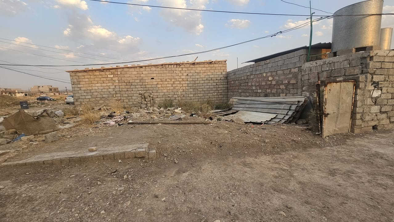 ارض للبيع بحي النهضى المسحه 100ركن شري***********,, ***********
