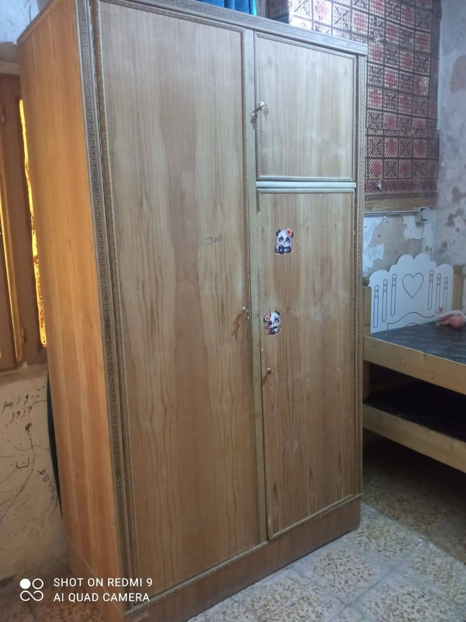 بابل الحله ايستفسار علاهذاه الرقم ***********

نص مكتوب في الصور:
- SHOT ON REDMI 9 AI QUAD CAMERA
- SHOT ON REDMI 9
- AI QUAD CAMERA