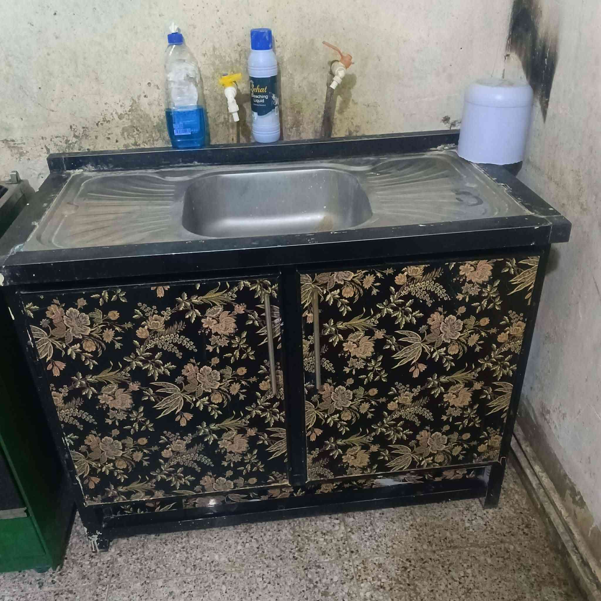 غراض للبيع
بغداد المحمودية 
المكان قرب مستوصف المحمودية مَقابل مستشفى الأسنان الصحي
ثاني محل 
***********
***********
اللهم صل على محمد وال محمد
