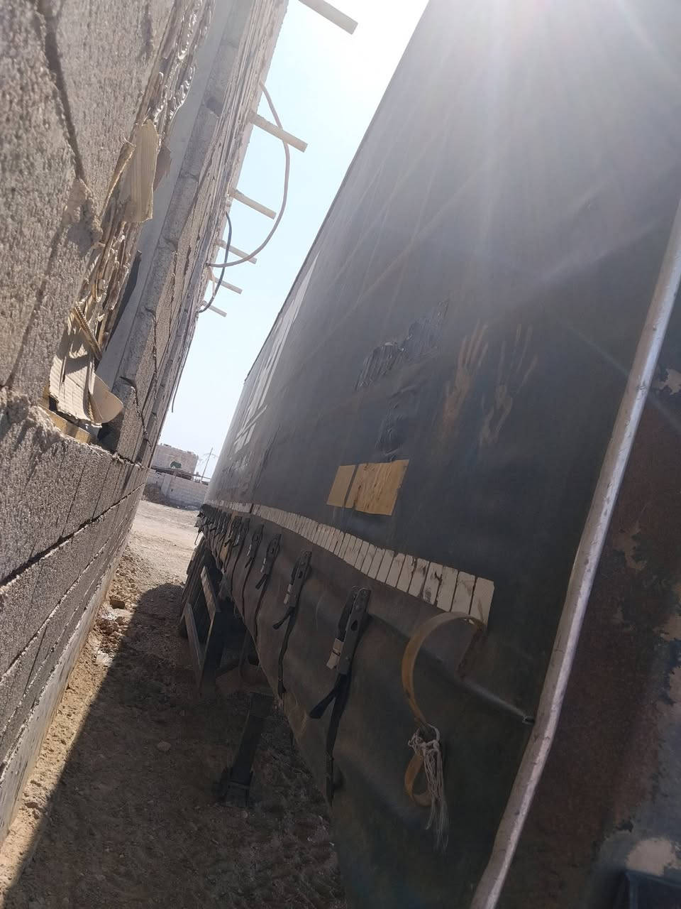 السلام عليكم عربانه جادر للبيع مكفوله كفاله عامه باقي تفاصيل عل الاتصال عنوان البصرة قضاء الدير رقم الهاتف ‏‪***********‬‏لمو شراي لايتصل

