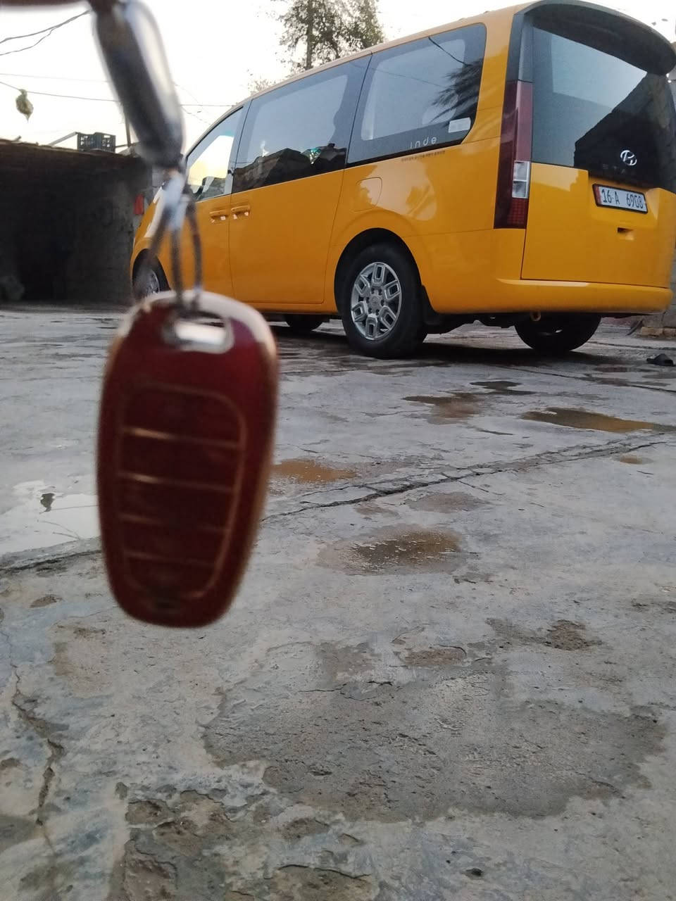 سلام عليكم اعيد المنشور بسبب ضروف
سياره 2023 سياره جديده ما متعوبه ع وضعه شريكه بيه قطعيتن كرويا بيه  سياره خير من الله مكينه 6 غاز كير 8 نمر 
سياره جاهزه فول مواصفات عده فتحه  
كلشي موضح بل فيديو 
سياره مكانه ذي قار . شطره 
سعرها 250 بيه مجال قليل 
الاستفسار اكثر ***********
