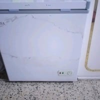 مجمدة نظيفة وتجمد مابيها شي اريدها ب ١٤٠ الف عنوان الغزالية للإستفسار ...