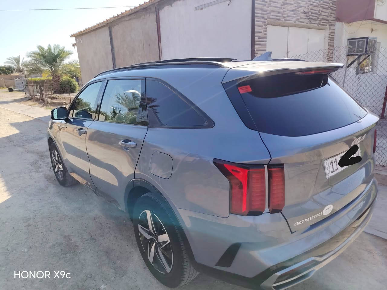 🚘✨ للبيع كيا سورينتو2023 ✨🚘
✅وارد امريكي

🔹 المعلومات الأساسية:

▪️ الموديل: كيا سورنتو 2023
▪️ المحرك: 2.5 بنزين – 4 سلندر  
▪️ الدفع: رباعي AWD
▪️ المقاعد: جلد – 7 راكب
▪️ حادثها  بابين جهة السائق وخلف السائق 
▪️ بدون دواخل بدون اريباك سليم
    المسافة المقطوعة 46.5 كم
    صور الحادث مرفق 

⭐ المواصفات:

✅ سقف بانوراما
✅ 3 صفوف مقاعد
✅ مقاعد كهربائية ومدفأة
✅ شاشة وبصمة ومفتاح ذكي
✅ تشغيل عن بُعد
✅ كاميرا خلفية وحساسات
✅ رادار ومراقبة النقطة العمياء
✅ مثبت سرعة
✅ تحذير مغادرة المسار
✅ نظام صوت Bose
✅ تكييف أوتوماتيك
✅ مصابيح LED وكشافات ضباب
✅ مانع انزلاق وثبات إلكتروني
✅ فرامل توقف إلكترونية
✅ حساسات ضغط الإطارات
✅ أوضاع قيادة متعددة
✅ تحكم بالنزول من المنحدرات
✅ تحكم صوتي ونظام حماية من السرقة وحماية الاطفال

📍 الموقع: إلانبار
💰 السعر: 230 $ 
📞 الاتصال ع الوتساب ***********
  رجاء اذا ما تشتري لا تعلق ولا تخابر؟
