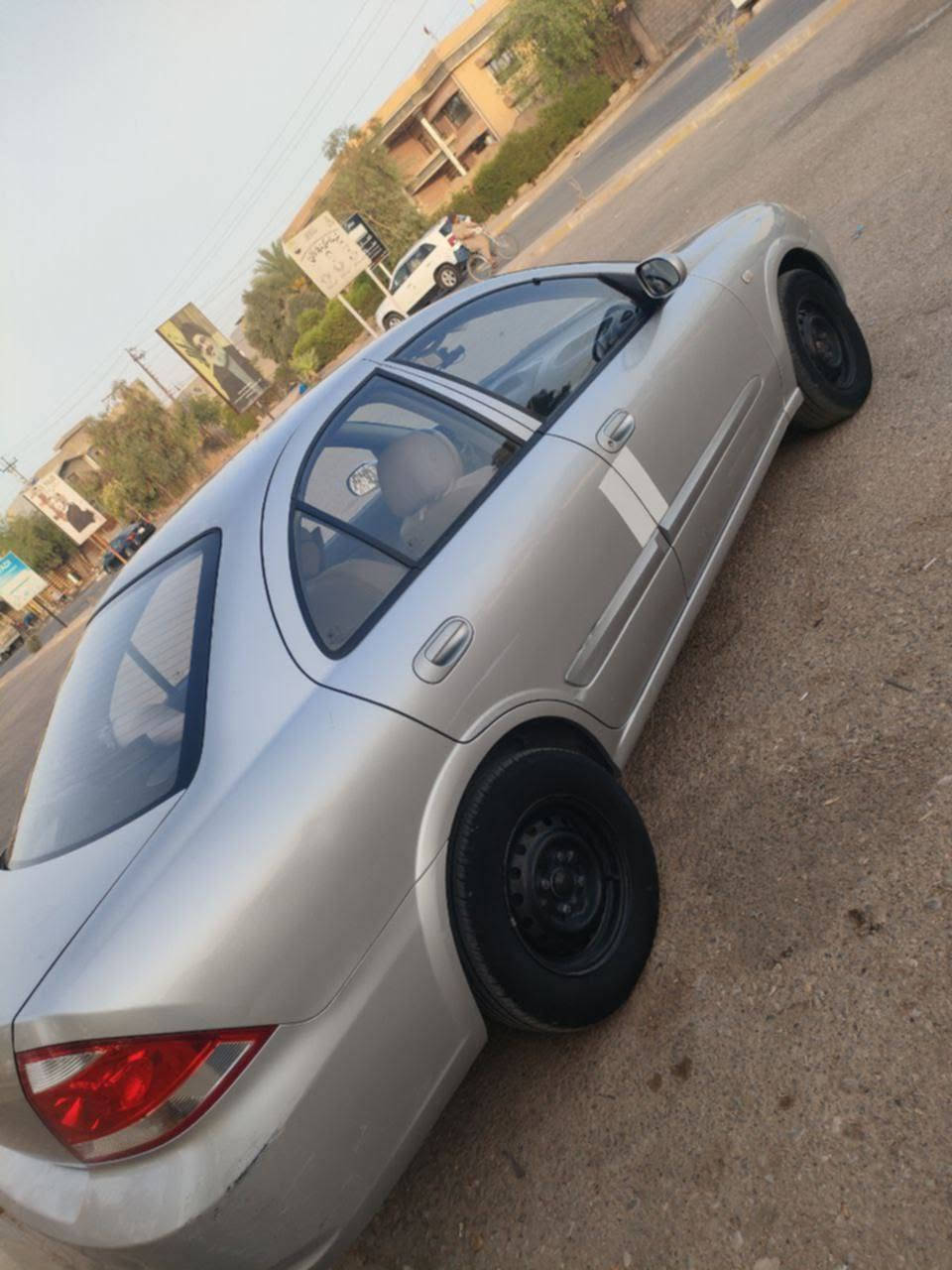 سلام عليكم نيسان صني للبيع 2010 باسمي
مابيها ضربة فقط بارد وشبر قبغ صندوك 
بيه كوبون ..تبريد شرط ..كير مكينة شرط ... 
سعر 105 ...مكاني داقوق 
تواصل واتس ... ***********
