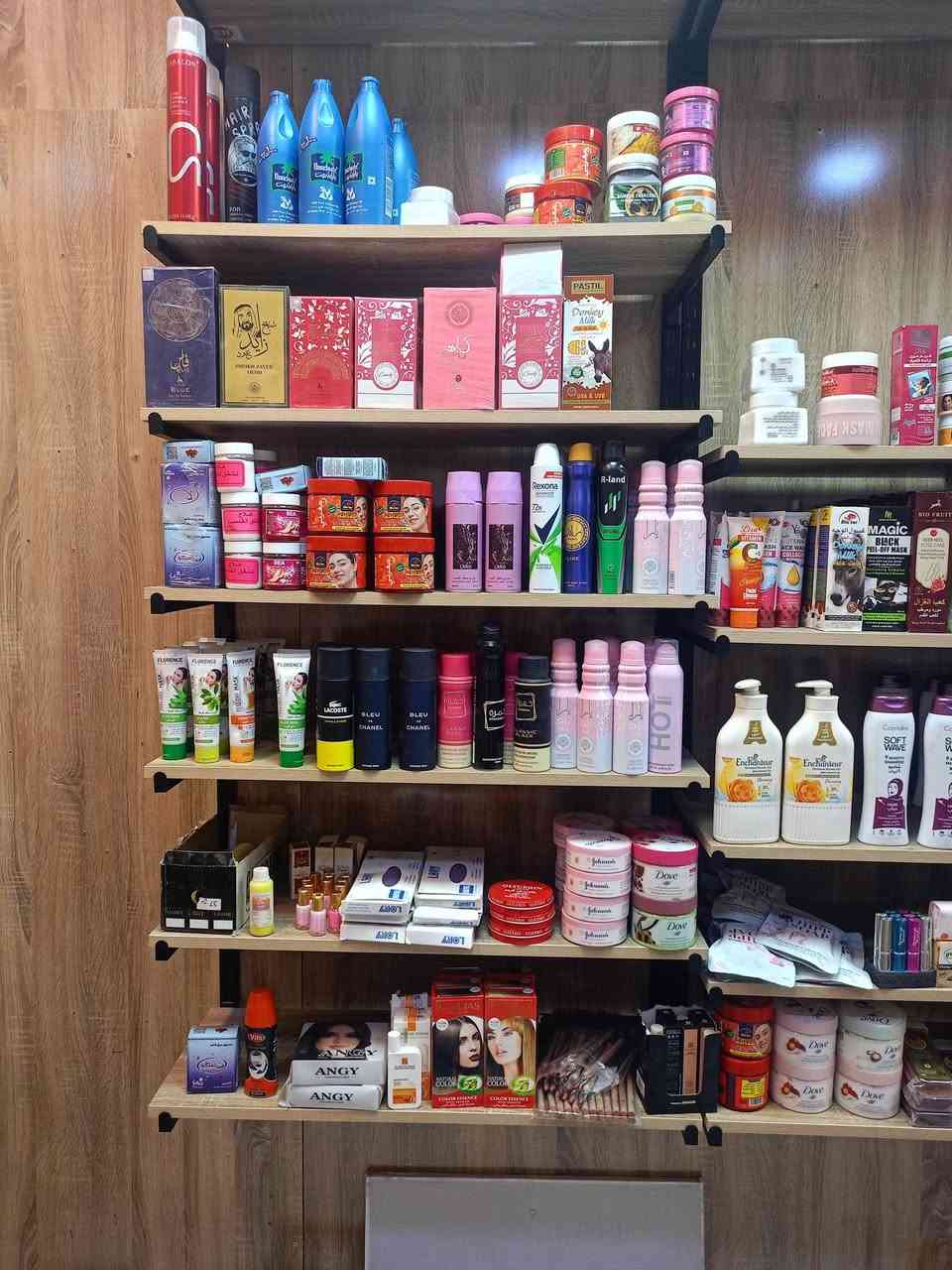 محل كوزمتك • شلعة كاملة • كما بالصور