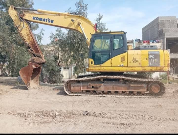 السلام عليكم
حفاره كوماستو للبيع رقم اربيل  موديل 2004 شرط ما ناقصه من كلشي اثر نفخ تبريد ويا السويج 
جطل + نقار+ كيله+ 
المكان موصل دوره اليرموك 
*********** واتساب
