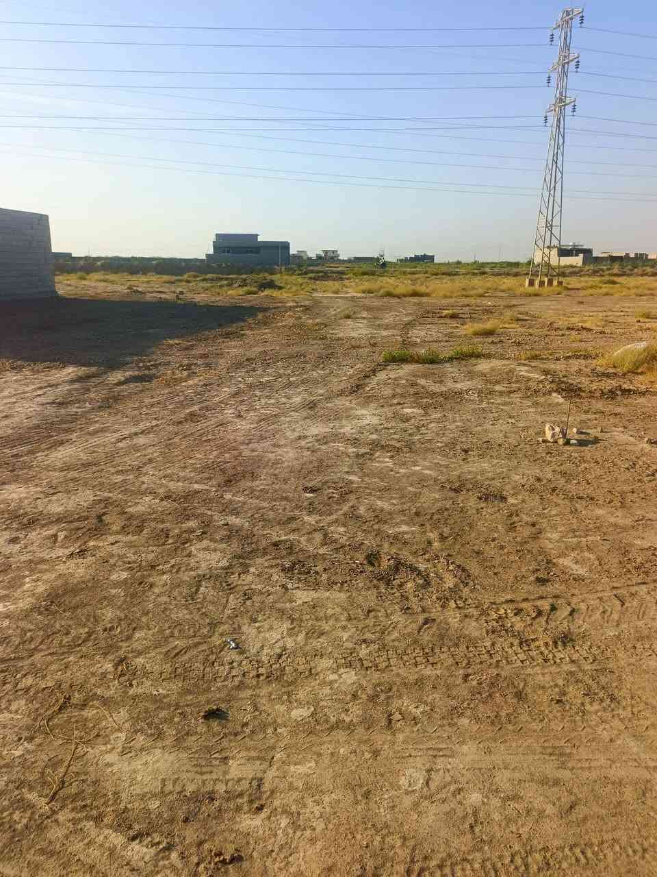 للبيع قطعه ارض زراعي نهايه شارع العلوه مقابيل ملعب بيت خشان  مساحه 650متر  السعر 4ملاين و500الف وبيها مجال الستفسار ‏‪***********‬‏
