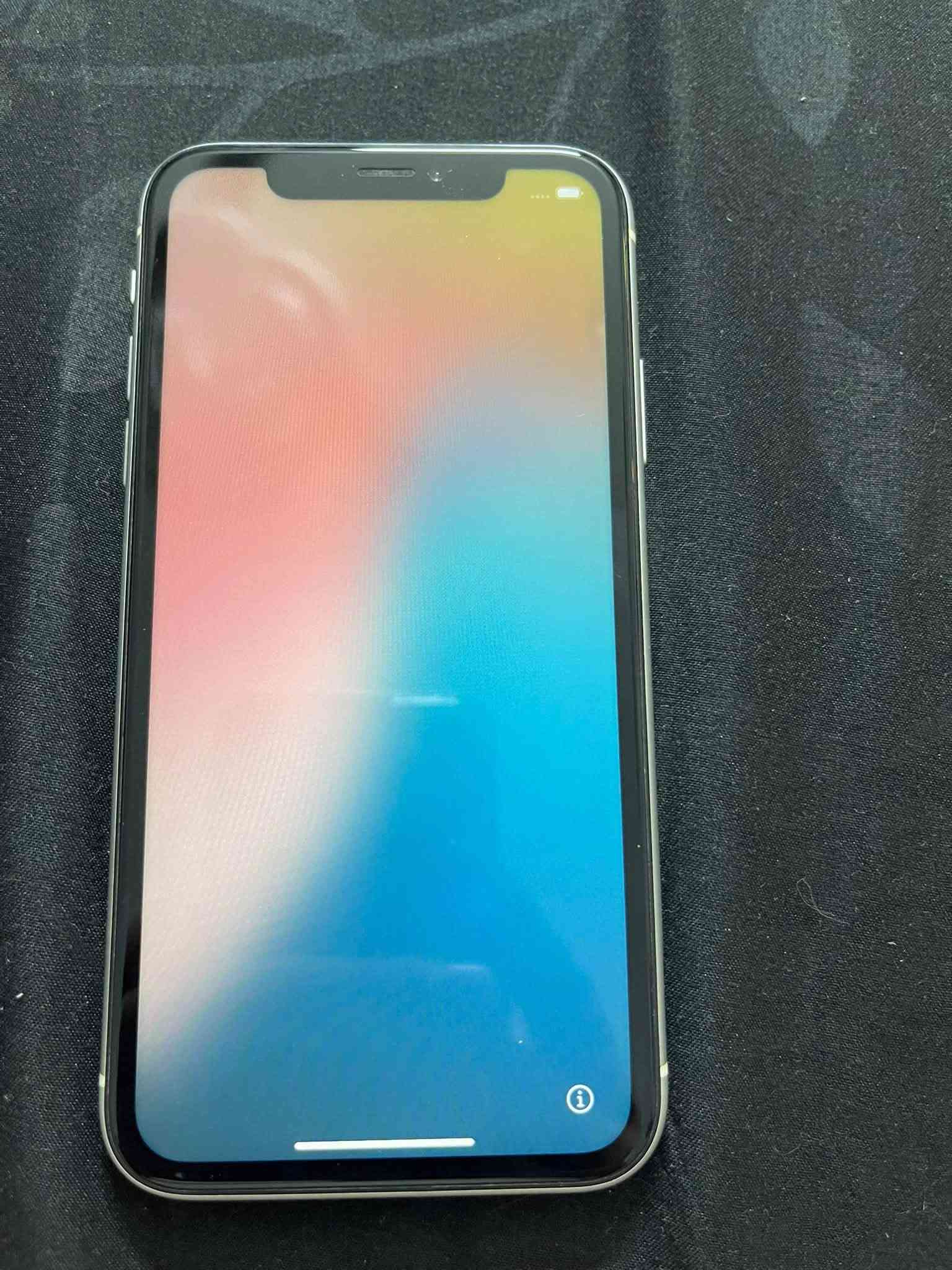 سلام عليكم
ايفون xr ذاكره 128 نضيف جداً شخط مابي لا مفتوح ولا مبدل بي شي
مكاني بغداد حي الجهاد 
السعر 200 وبي مجال بسيط 
رقم الهاتف:***********
