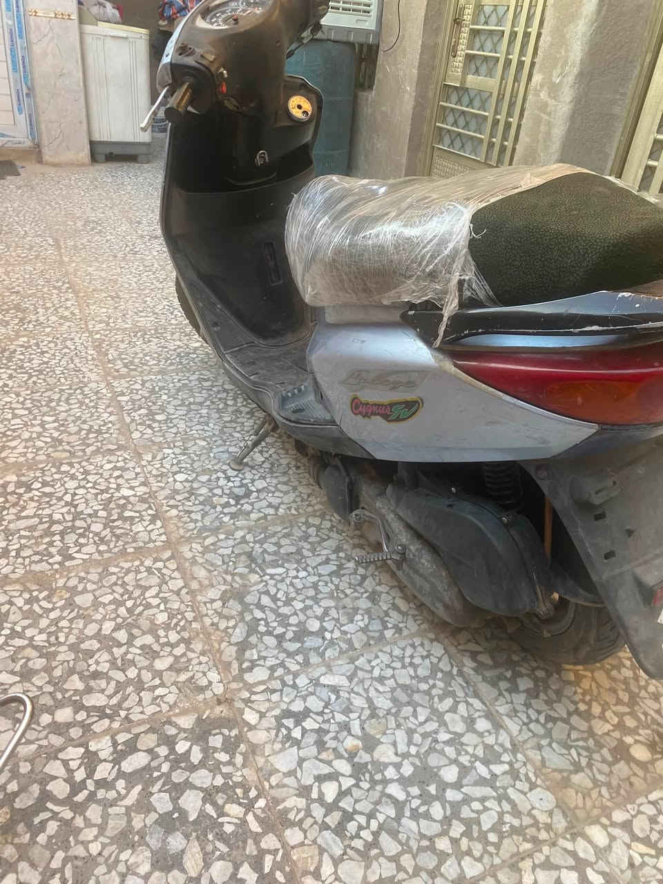 السلام عليكم للبيع بريز كايمه شغاله وتمشي كهربائيات شغاله لسعر 500 وبيها مجال مكاني المدينه رقمي *********** متواجد بس واتساب
