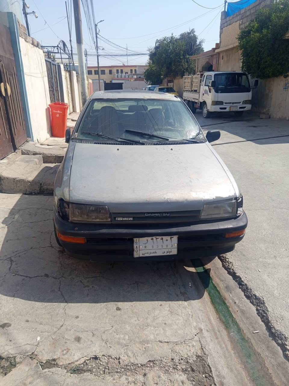 سلام و عليكم سياره داهستو  السنويه عظم  من 23 يله 28 اله موديل 1991 والكشر كدام العين محرك زين الكهربيات كلها شغاله وطخمها اشويا تعبان شرط التحويل وعليها غرامه 100 الف   السعر 10 وبيها مجال حك الجيه  الرقم ***********    ***********
