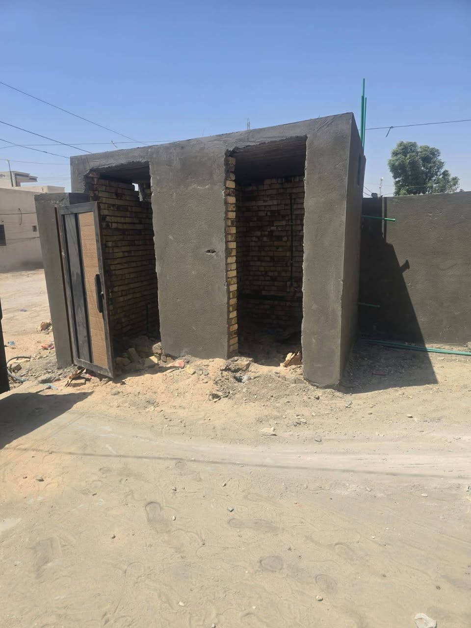 بيت زراعي ابوغنم حي التجار الموقع الحولي الفاصل بين الزراعي والطابوالمساحه 350هاتف ***********
