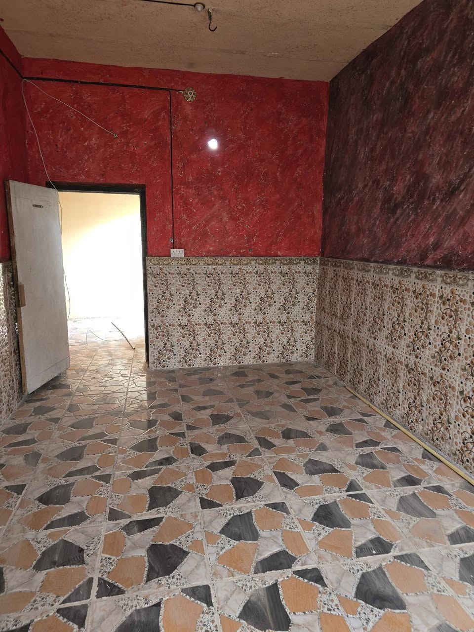 السلام عليكم بيت البيع ٢٠٠ زراعي بل دفاس رقم الهاتف ‎***********
