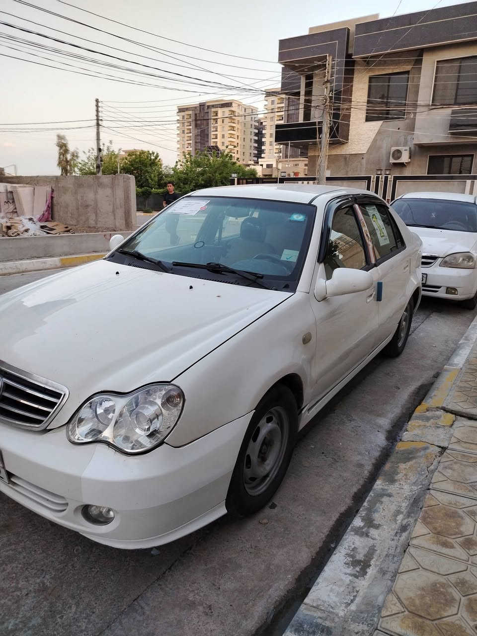 اني شرعيها سنويتها الى 2029
سياره جاهزه
كوبون بيها
سعرها 40 وبيها مجال قليل 
*********** بي واتساب هم
مكاني الموصل
