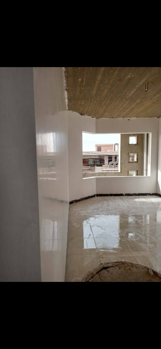 سلام عليكم كادر جص حالين متفرق داخل بلد شغل شرط هندسي سرعه بل عمل خمسه صطوات نشتغل على متر
تريد كرسته وعمل حاضرين 
***********
