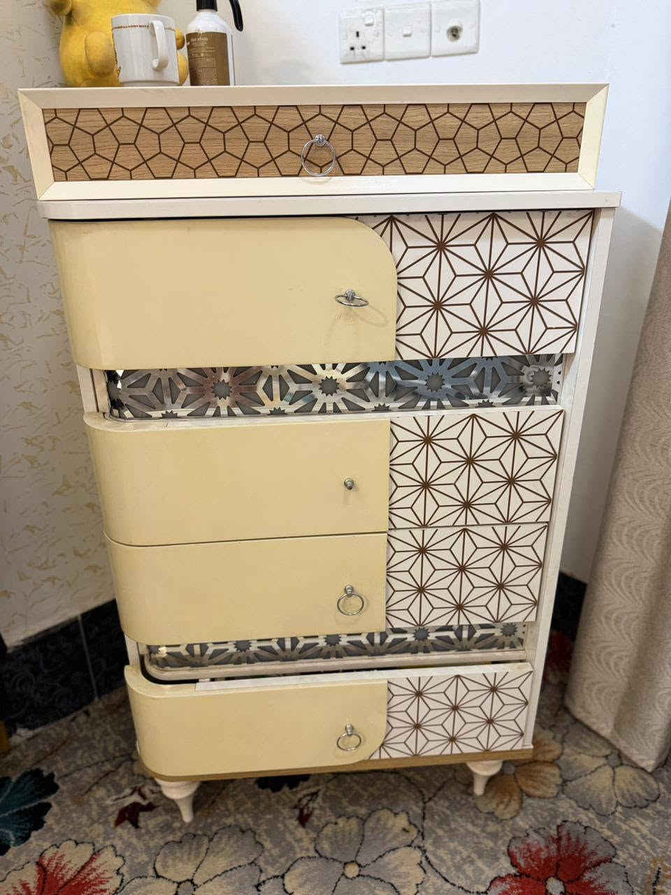 سلام عليكم اخوان غرفةتركيه نظافه 80بالميه متوازي على البيع سعرها مليون 500 العنوان كربلاء ***********
