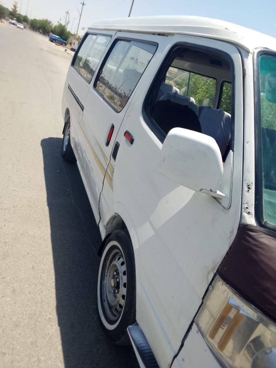 السلام عليكم كيا فتون موديل 2008 سيارة مكينة وگير نضيفات اكسل بيه صووت تخم تاير نضيف عليها( 1,200) على المشتري سعرها(30) وبيها مجال المكان (بغداد البياع الشهداء) الرقم ***********
