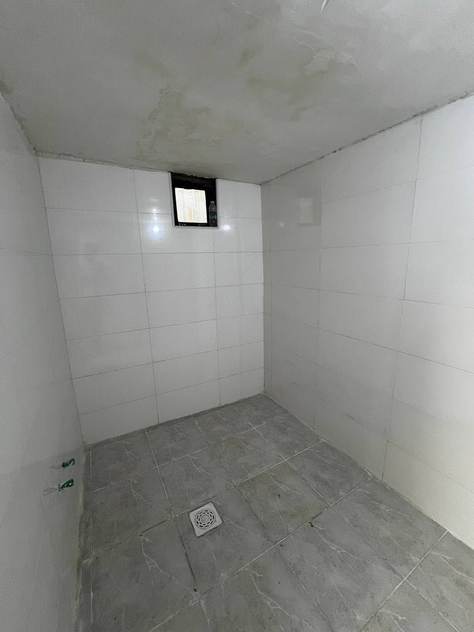🏡 فرصة مميزة | دار سكن بسعر مناسب جداً 🏡
📋 تفاصيل العقار:
📏 المساحة: 120 متر مربع
📜 النوع: طابو زراعي عراقي (نموذج 25)
🏠 محتويات الدار:
🚗 كراج واسع + 🌳 حديقة أمامية
🛋️ استقبال
🛋️ صالة
🛏️ غرفة منام
🍳 مطبخ
🚿 صحيات داخلية
🚽 صحيات خارجية
🧱 طارمة خارجية خلف البيت مع درج
📍 الموقع:
العنوان: أبي الخصيب - طريق الوسطي (قرب مدارس طيور الخصيب الأهلية)
💰 السعر:
45 مليون دينار (قابل للتفاوض)
📞 للإستفسار ومزيد من التفاصيل:
📱 *********** (أبو أمير)
📱 *********** (حسن أبو كيان)
