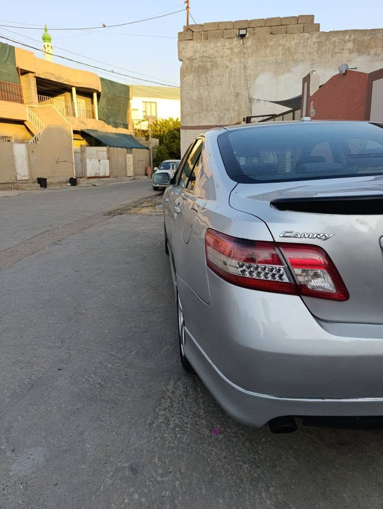 تويوتاء كامري 2010 بدون صبغ بس بارد بي جاملغ الصايق وشويه بل جاملغ الخلفي شبر تقريبن صياره مال بيت وشنويه جديد وبطاقه بانزين وسعر 105 وبي مجال
*********** كركوك, العراق
