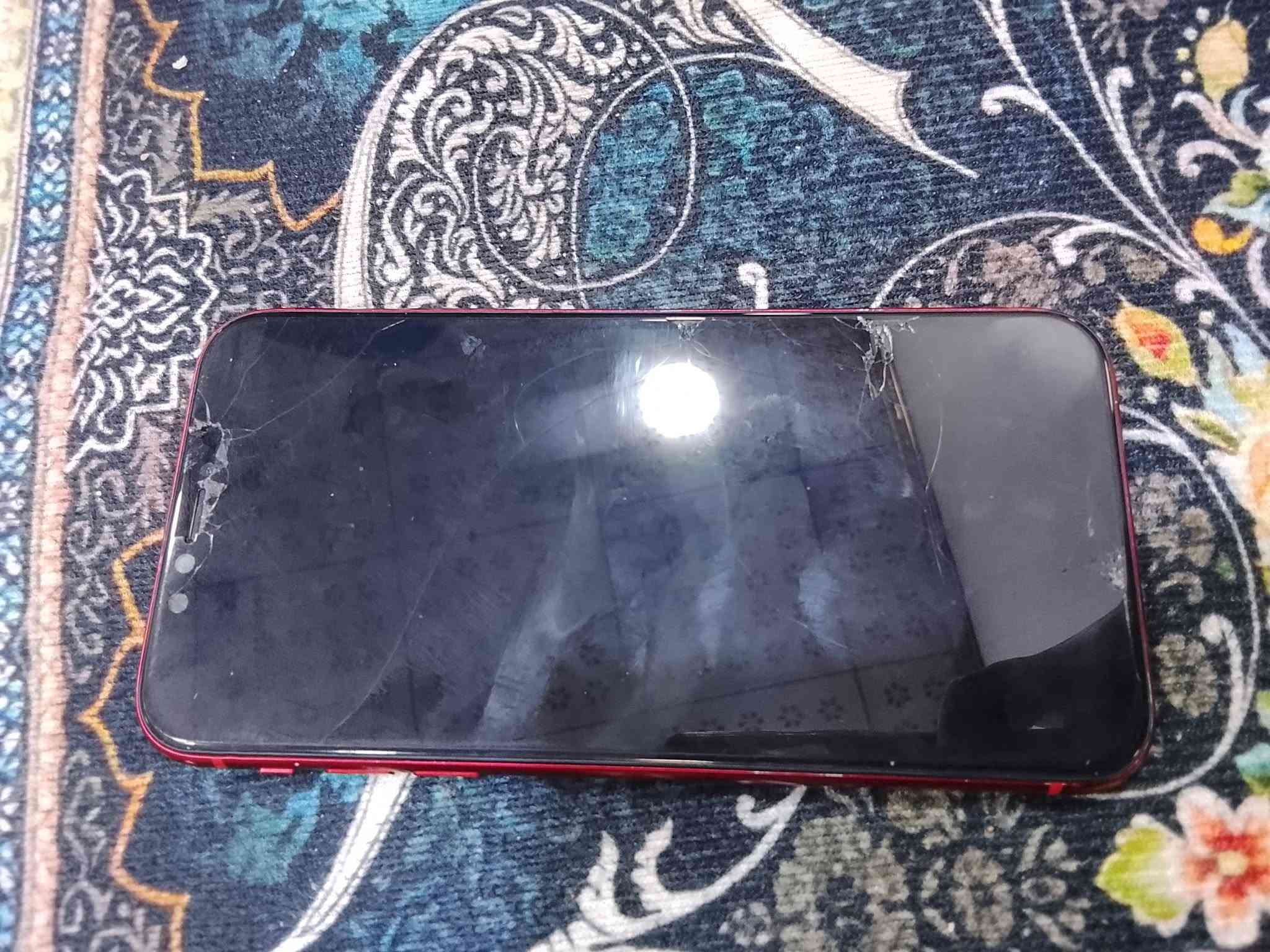 ايفون XR فقط كسر بلضهر وممأثر عليه وكله بلادي ممبدل بي اي شي ذاكرته 128 والبطاريه 87سعره 175 الف وبي مجال وهذا رقمي *********** مكاني الحسينية الراشدية
