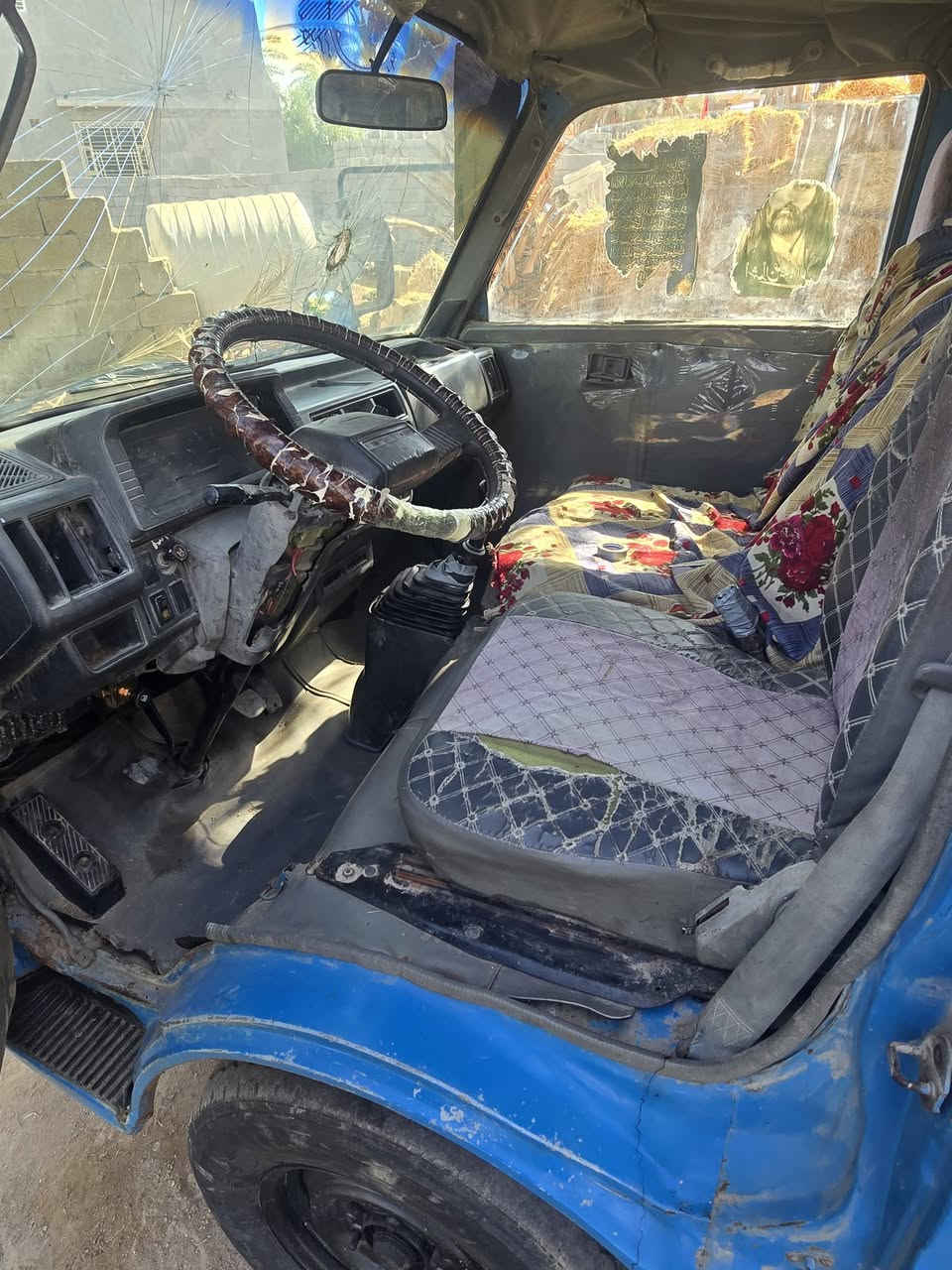 السلام عليكم كيا حمل للبيع  رقم بابل موديل 94 شاصي محرك كير كلهه مكفول مع تخم تايارت جدد السعر ٣٥ لل استفسار ***********
