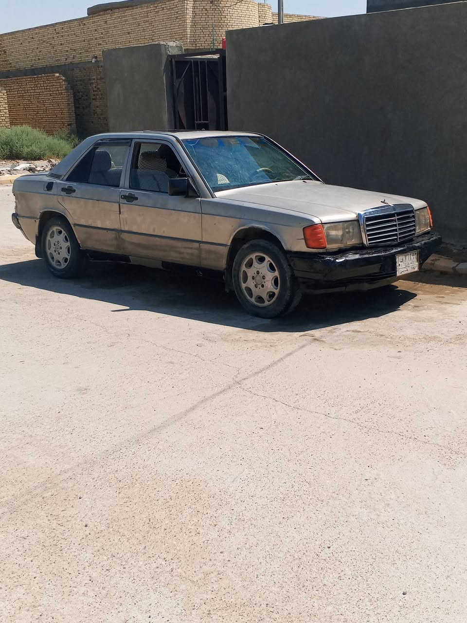 مارسدس حائز ثالث
بيه مكينه 2ونص ديلكو حاويه توني شادهه 
گير نعمه راديتر وباتري وداينمو جدد .
سياره جاهزه وخير من الله .
عندي وكاله من الحائز 
سعرها 18 ورقه 
مكاني ذي قار ....الدوايه 
هاتف ***********
