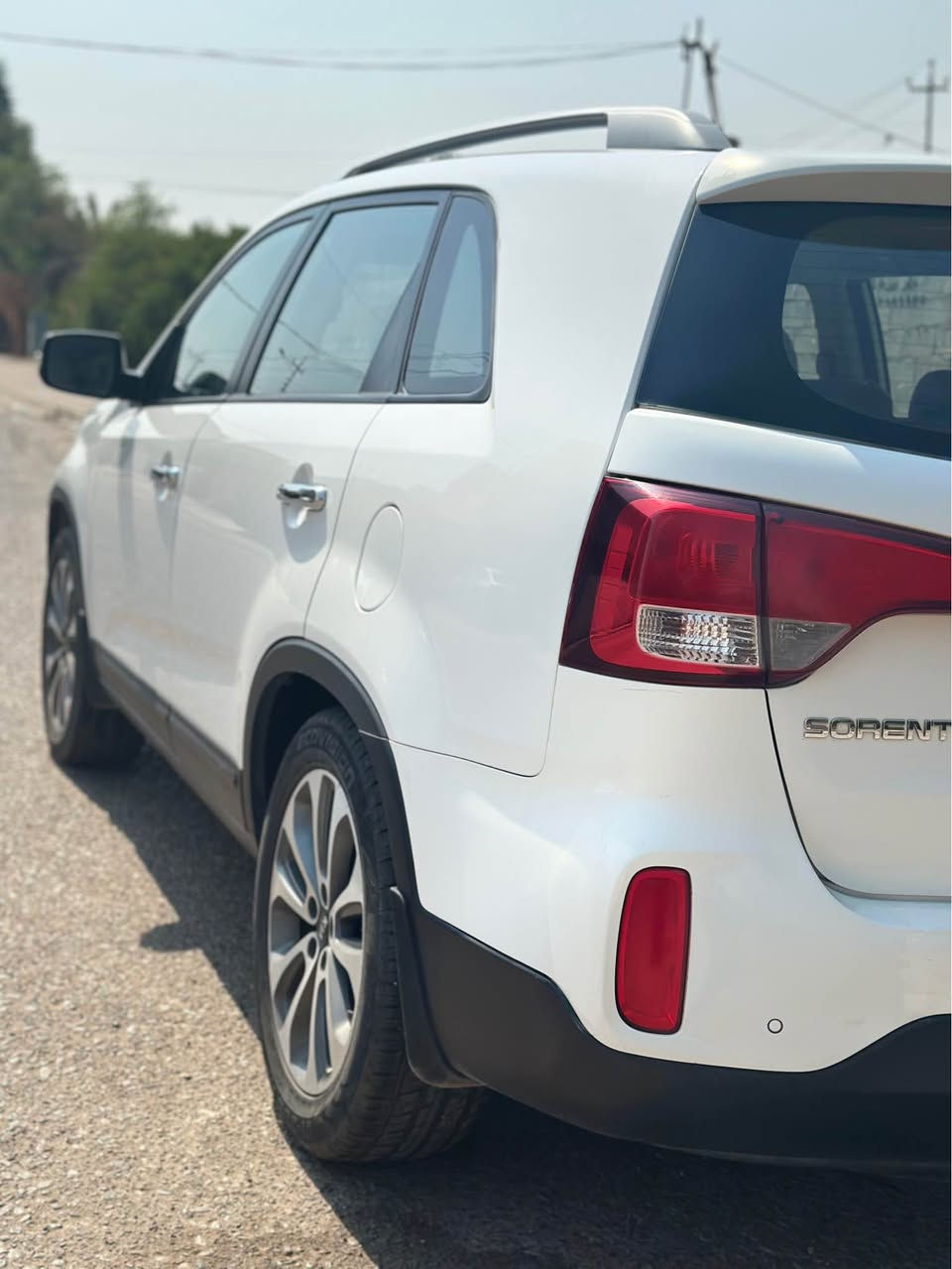 سلام عليكم  Kia سورينتو 
 موديل 2014 خليجي  
محرك  اربعة   سلندر 
بصمة ابواب 
بصمة  تشغيل  
اشارة بلمراية  
نظام ترحيب 
سبعة راكب 
تبريد تلاث قطع  
تخم تاير جديد ويل كروم  19
مسجل شاشة كامرة خلفية  
مكان السيارة كركوك 
رقم الهاتف ***********
سعر 145 كركوك, العراق
