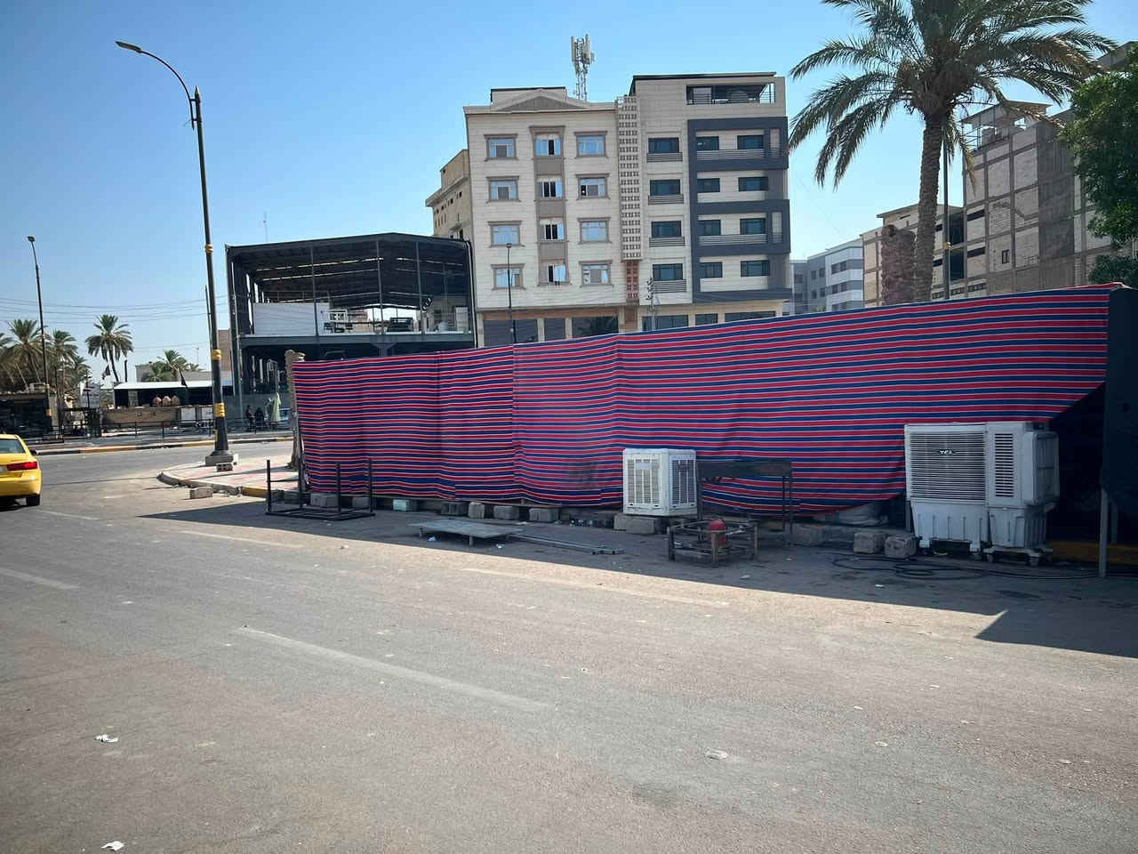 السلام عليكم خدام الحسين جادر او تكيه للبيع الطول 14 العرض مترين الرتفاع مترين ونص تفصال جديد مستخدم بس هاي الاربعين قماش نضافه 100% يصلح منام او خدمي سعر مناسب مكاني واسط قضاء الصويره منطقه التنميه ***********
