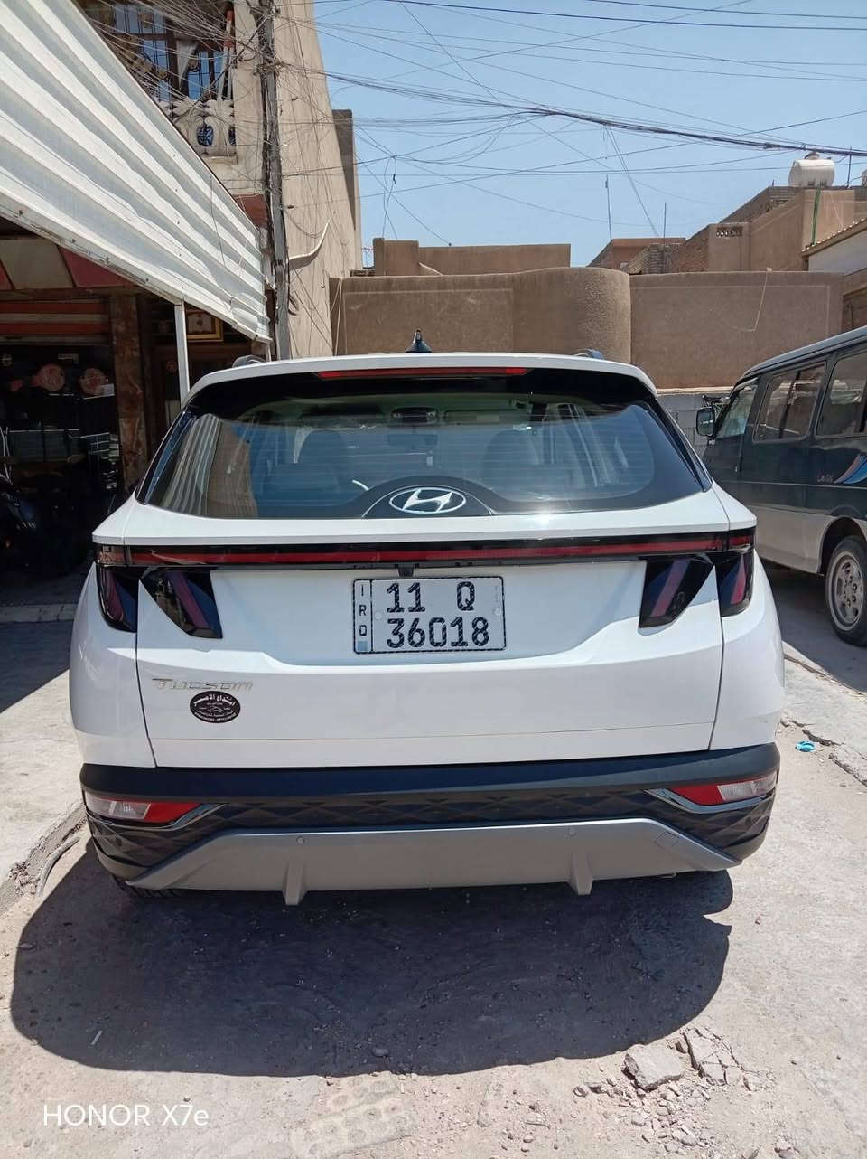 السلام عليكم✋ 
           Hyundai Tucson🇰🇷 
للبيع........
     موديل 2024......        وارد  (خليجي) 🇦🇪 
رقم بغداد دولي........
        سياره مكفولة كفاله عامه........
ماشيه 6000km...بعده زيرو...
سياره فول ماعده البانوراما....
المواصفات...
1.كشنات كهرباء ⚡..
2.مري شفط..
3. شحن لاسلكي..
4.منفذ يوسبي......
5.شاشه تدعم الكار بلاي..
6.تبريد قطعتين......
7.بردات جانبية بلادي...
8.كشن مخمل....
9.مكينه 2000دوش....
3.10 انضمه قيادة SBORT _NORMAL_EKO
11.بصمتين........
12.تشغيل عن بعد....
13رادارات خلفيه وماميه.......
............  ..............    ..............  ..........   .......... 
السعر💰 210وبيه مجال بسيط........
☎️رقم *********** سيد محمد 
📌 مكان بغداد حي العامل شارع 7 نيسان

نص مكتوب في الصور:
- HONOR X7e