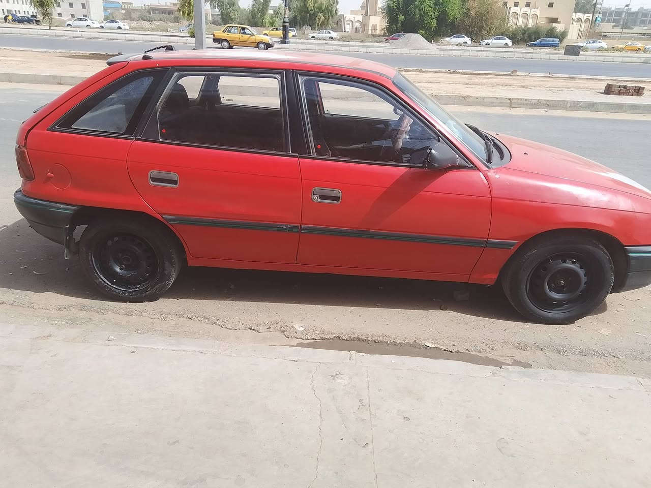 سلام عليكم استرا للبيع كير توماتيك مكينه بيها نفخ  رقم نينوى  كاربون بيها صبغ دواير ودوسه  شرط التحويل غير متواجد ع نيت  سعر 40وبيها مجال اتصل ***********
