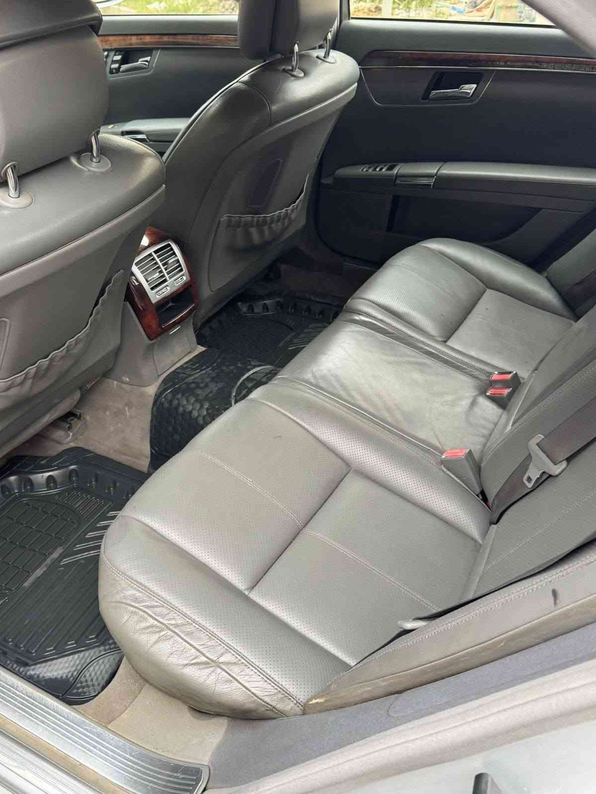 مارسيدس s550 موديل ٢٠٠٦ لون سلفر رقم شمالي فول مواصفات وارد يابان بيها صبغ حزام بدون حادث سياره نظيف مابيها اي نقص للبيع فقط مكانها بغداد 
***********
٠٧٧
