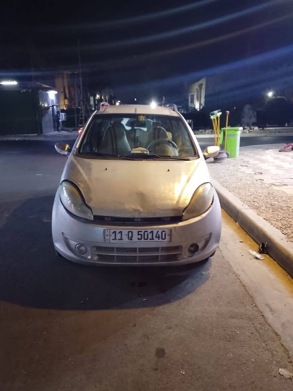 سلام عليكم سياره ايوان موديل ١٠ سياره باسمي تحويل مباشر مستعجل على بيعتها سياره بلاديه فقط جراد العنوان بغداد الاتصال على الرقم *********** 28 وبيها مجال قليل
