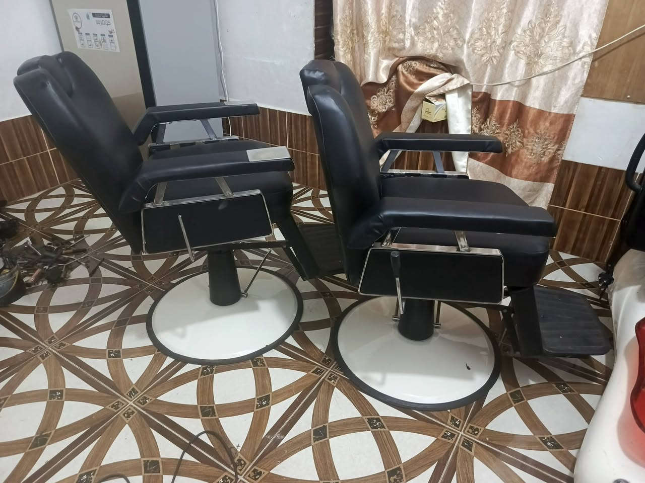 محل كامل مكمل محتاج بس حلاق كون ملتزم متفرغل للشغل مكان كربلاء بوبيات عمود 84 اهم شي يفتح صبح *********** هذا رقمي
