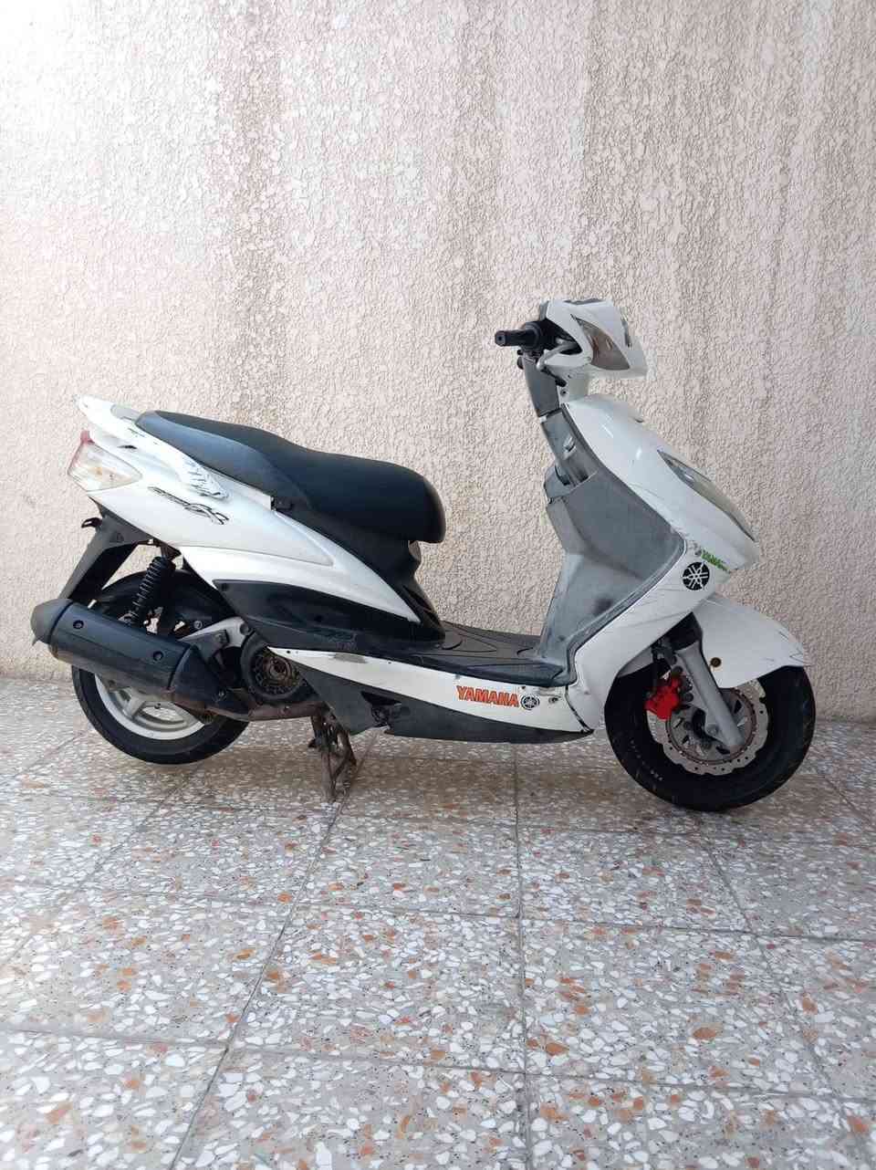 سلام عليكم سكنس لبيع دراجه مكفوله دراجه بحالت الوكاله زوج تاير جديد مكينه خرسه مكلف بنشر رقم صاحبهه متواجد واتساب ‏‪***********‬‏
