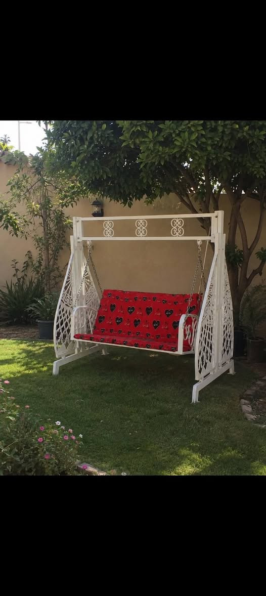 🌸 مراجيح للبيع 🌸
✨ شغل مرتب وقوي ومناسبة للحدائق والبيوت
🌿 شكلها حلو وتضيف لمسة جميلة للمكان
🎨 متوفرة بألوان مختلفة حسب المتوفر
📍 العنوان: الناصرية
🚚 متوفر توصيل داخل الناصرية
📩 للحجز والاستفسار راسلوني خاص
📞 ***********
