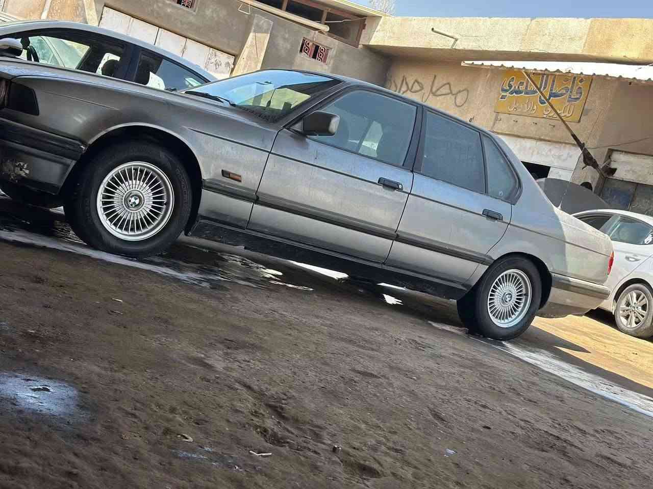 انتبه انتبه السياره عل وضع الشركة
سلام  عليكم للبيع BMW 735 موديل 1993 سياره فول موصفات فتح بل قماره مرايه شفط برده  خلفيه كهربيه سكليتر كهربي  سياره جاهزه كلشي شغال كهربائيات بلاد كله بلاد مكينه وكير كله جديد عل وضع الشركة السياره رقم بغداد نكليزي بسمي شرط التحويل 
 للاستفسار الاتصال على الرقم *********** مكان السياره العماره
