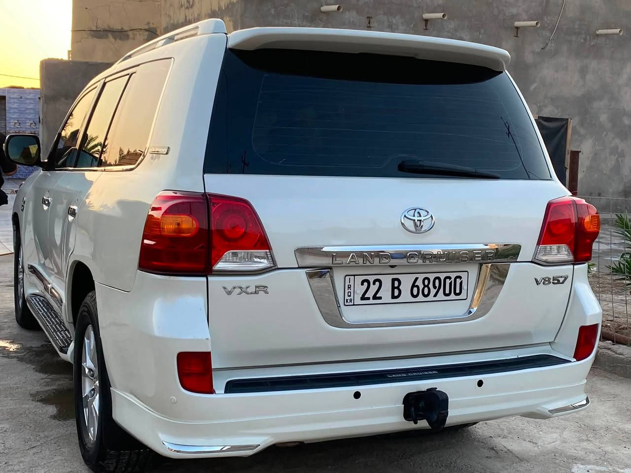 السلام عليكم شباب لاندكروز 2008 VXR 5.7
السياره فول مواصفات مكفوله من الضربه والبارد
بيها قطعه وحده صبغ السياره حلوه وجاهزه رقم اربيل 
تحويل ثاني يوم تخم تاير تخم ويلات جديد لايت زنون مكان السياره  البصره 
رقم الهاتف: *********** و ***********

السعر: 230 وبيها مجال للشراي
