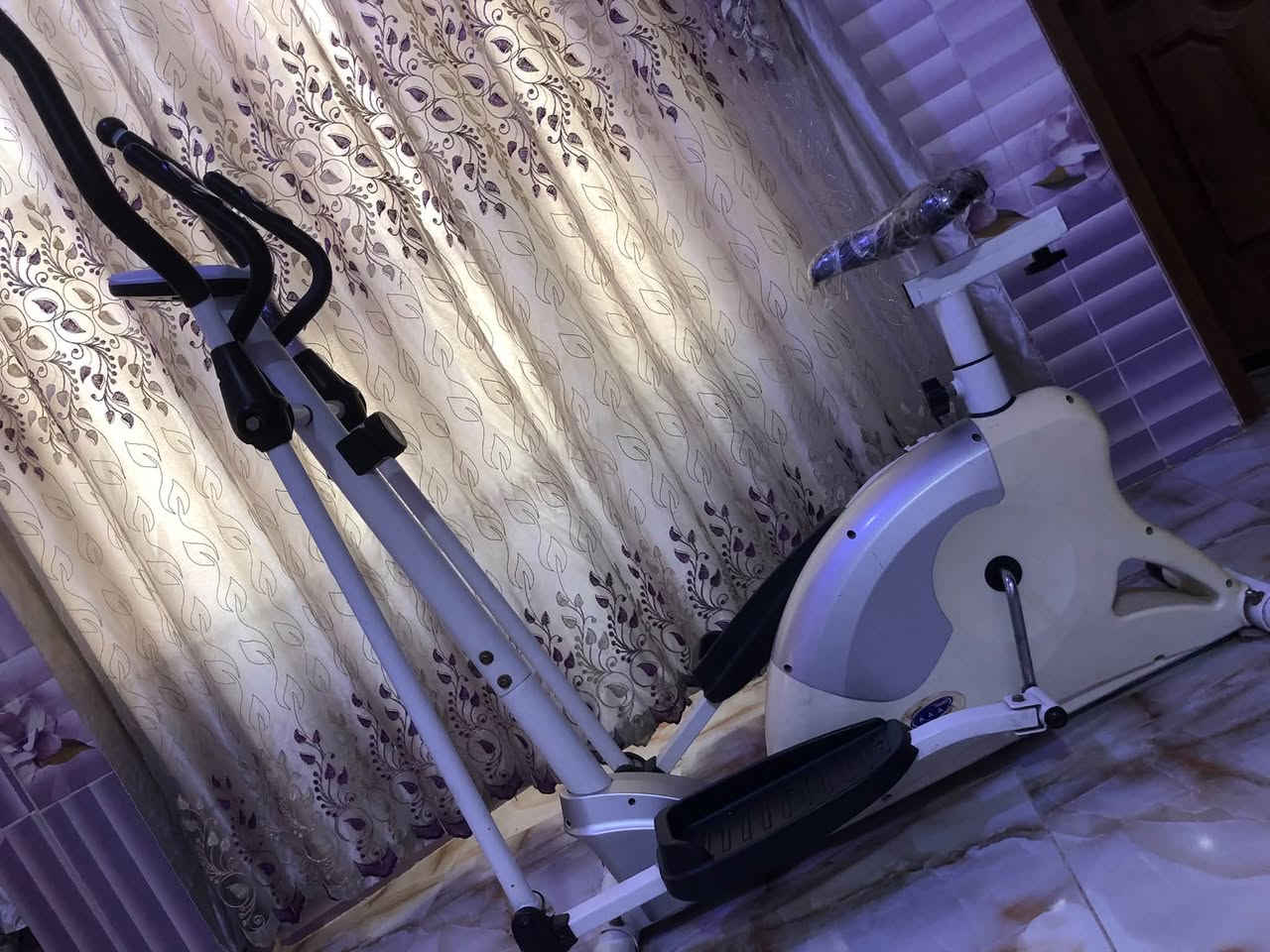 جهاز رياضي • شاشة رقمية • فحص نبض القلب