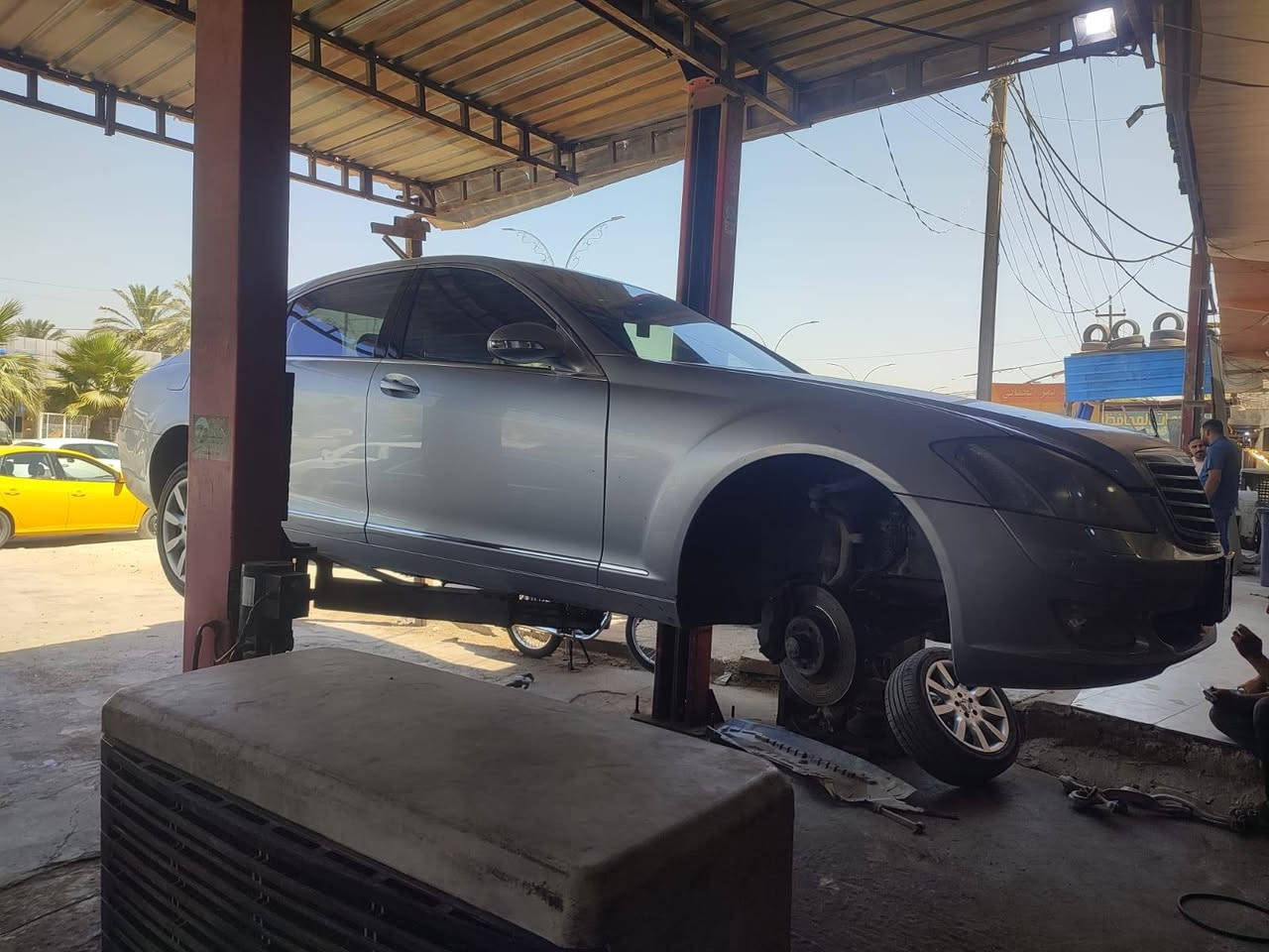 ‏السلام عليكم
‏ ادوووات ادووووات مارسيدس S550 موديل 2008 دخوووول جدييد سياره طك كارتون كفاله (گص وسرقة وانتربول)  دخووول جدييييد حاوية السياره 
‏مكينة كير بلفلين بدي بالكارتون احلى من الصور غرفه مال شركة  فوووول مواصفات بيبان شفط بردات كهربائي كشن جلد تدفئه وتبريد مساج تبريد ثلاثة قطع  نظام القياده ثلاثة وضعيات اقتصادي ورياضي وعادي سياره فووول للاخير هواي بيهة مواصفات.....رقم الهاتف *********** اسفسار  مكان بابل مركز المدينه
